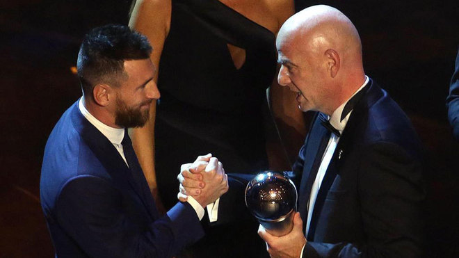 تحریم مراسم دِ بست: ماجرای غیبت کریستیانو در شب جشن مسی / شام مشترک بهم خورد!