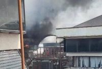 آتش سوزی مجتمع کاسپین منطقه آزاد انزلی مهار شد