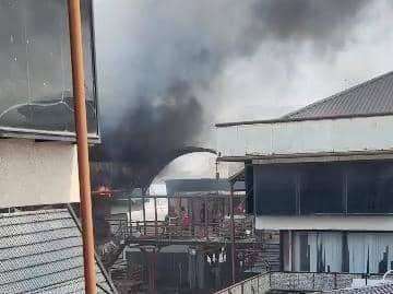 آتش سوزی مجتمع کاسپین منطقه آزاد انزلی مهار شد